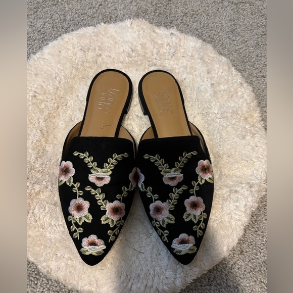 Franco Sarto Pointed ToeBlack Floral Embroidered Mules. - Picture 2 of 5